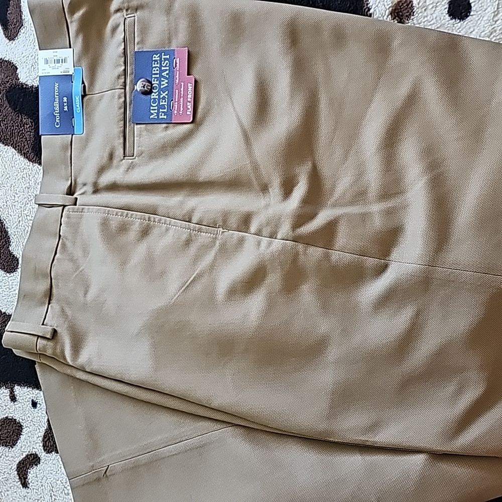 khaki pants